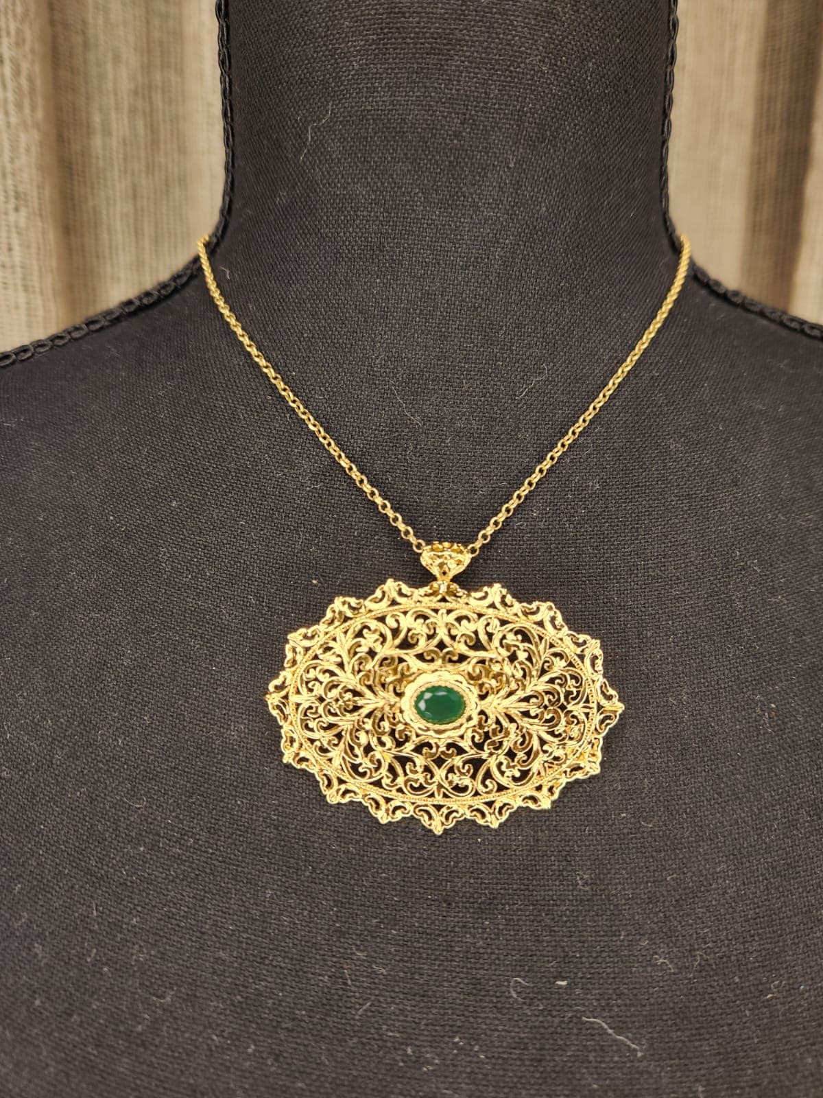 BROOCH / PENDANT JEWELRY