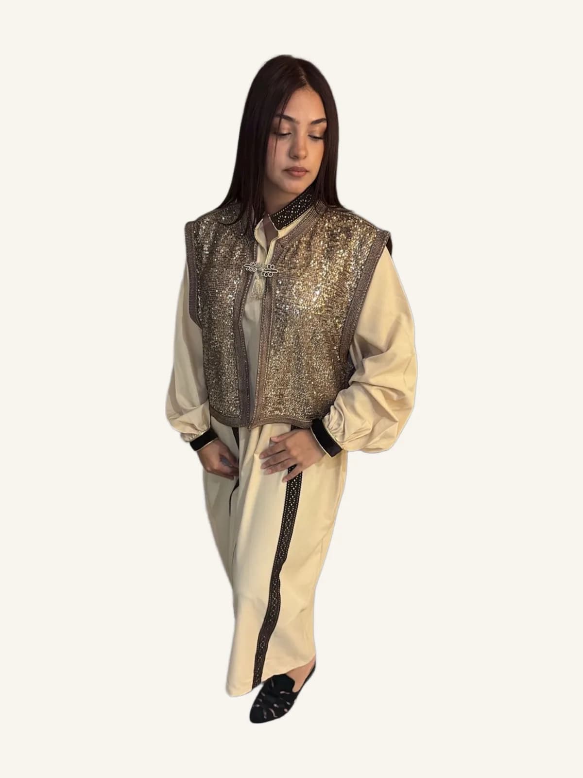 قفطان مع سترة من الخرز اللامع