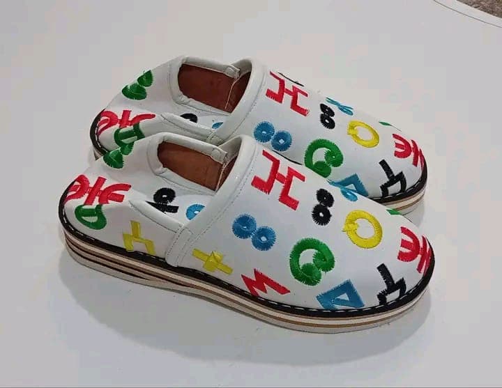 Modern Idoukane in Grey Leather - Multicolored Amazigh (Tifinagh) Alphabet Embroideries - Girls