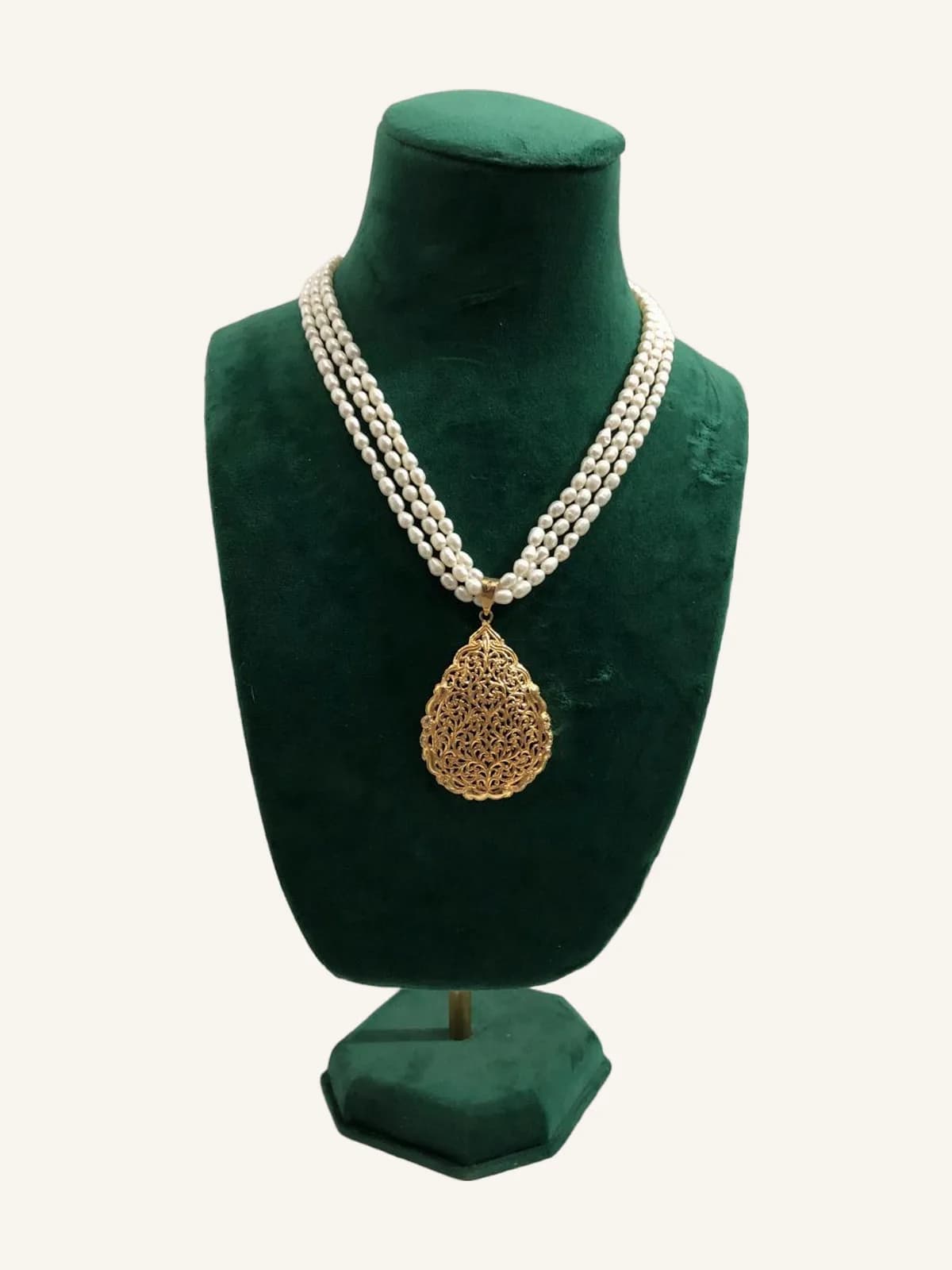 "Joher Pearls & Drop" Necklace