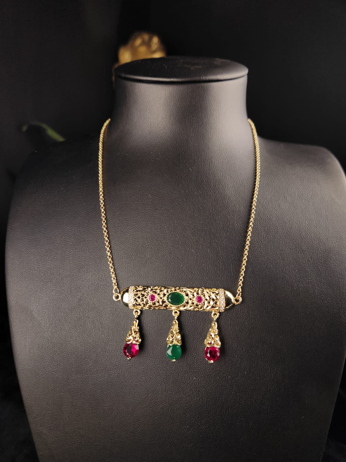 🔥 PROMO - Filigree Necklace with Red and Green Stones 👑🔥