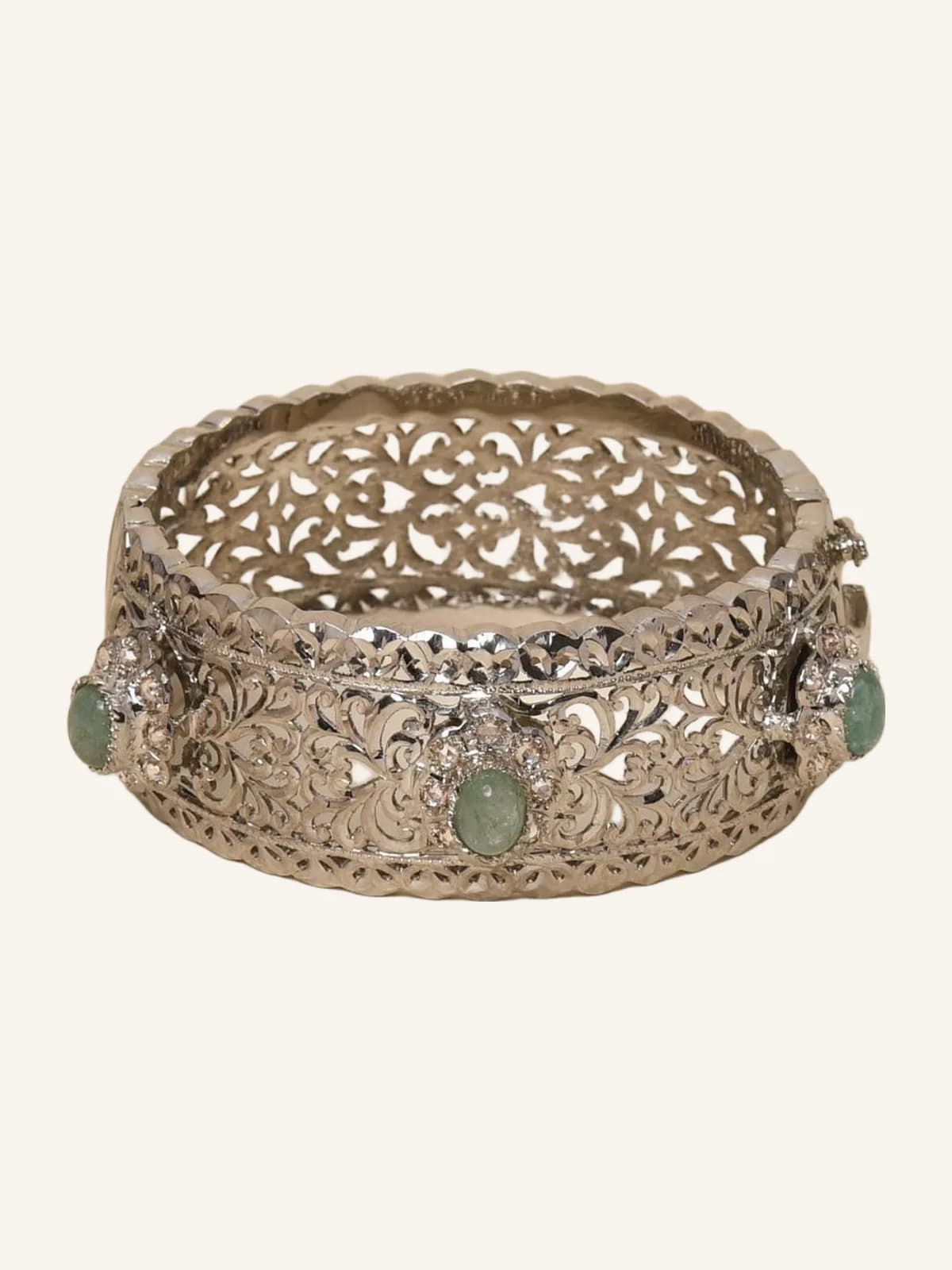 TIMELESS ELEGANCE AND LUXURY