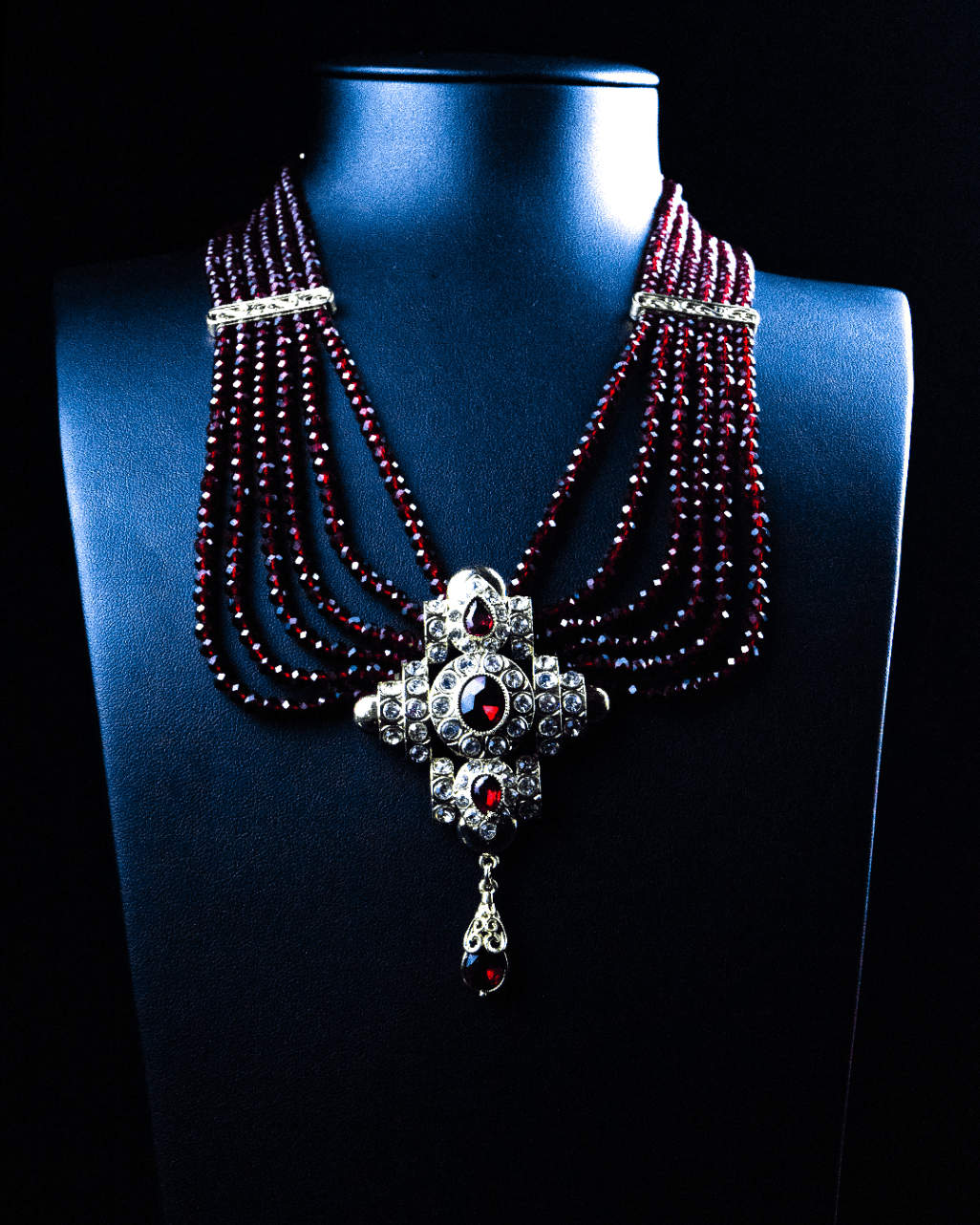 RED BEHELITE - NECKLACE + EARRINGS